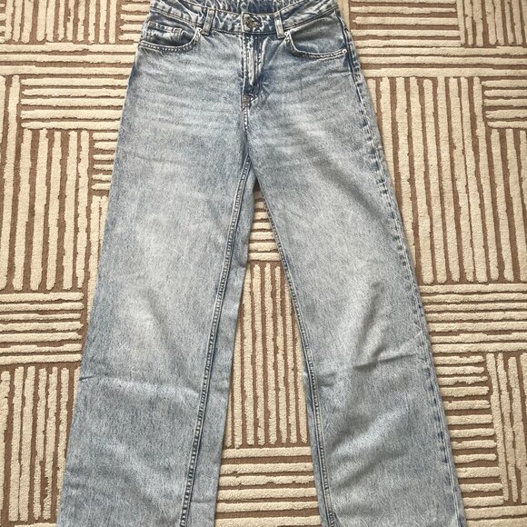 H&M - Divided Jeans - Light Wash - Size 2 - Picture 2 of 5